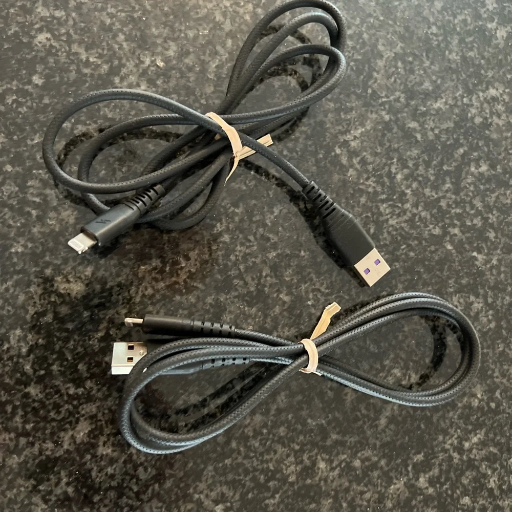 2 Lightning charging USB BRAIDED PLASTIC VERY DURABLE. Excellent condition